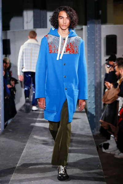 Look 25